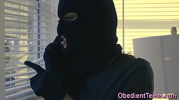 Filme porno de sexo com bandido em casa