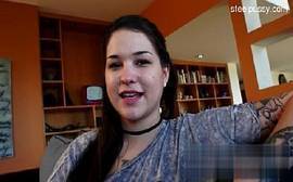 Porno novo novinha gostosa na garganta profunda