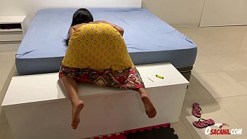 Brasileirinha Lorena Vasconcellos provoca e leva rola do tatuado de quatro