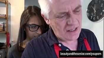 Filme de sexo proibido neta novinha trepando com avô