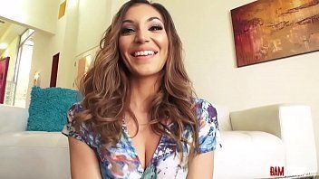 Mulheres fazendo sexo oral ganhando porra