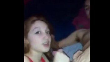Gorda sentando no pau e fazendo boquete pra outro