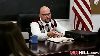 Dino videos professor fodendo morena lésbica na sala de aula