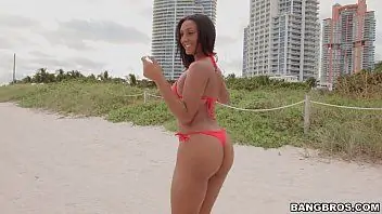 Videos pornogratis morena sai da praia pra foder gostoso
