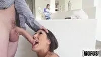 Esposa fazendo boquete no marido sem vergonha